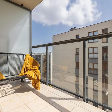 Przytulny Apartament Na Wroclawskiej Z Parkingiem W Krakowie By Noclegi Renters Exterior photo