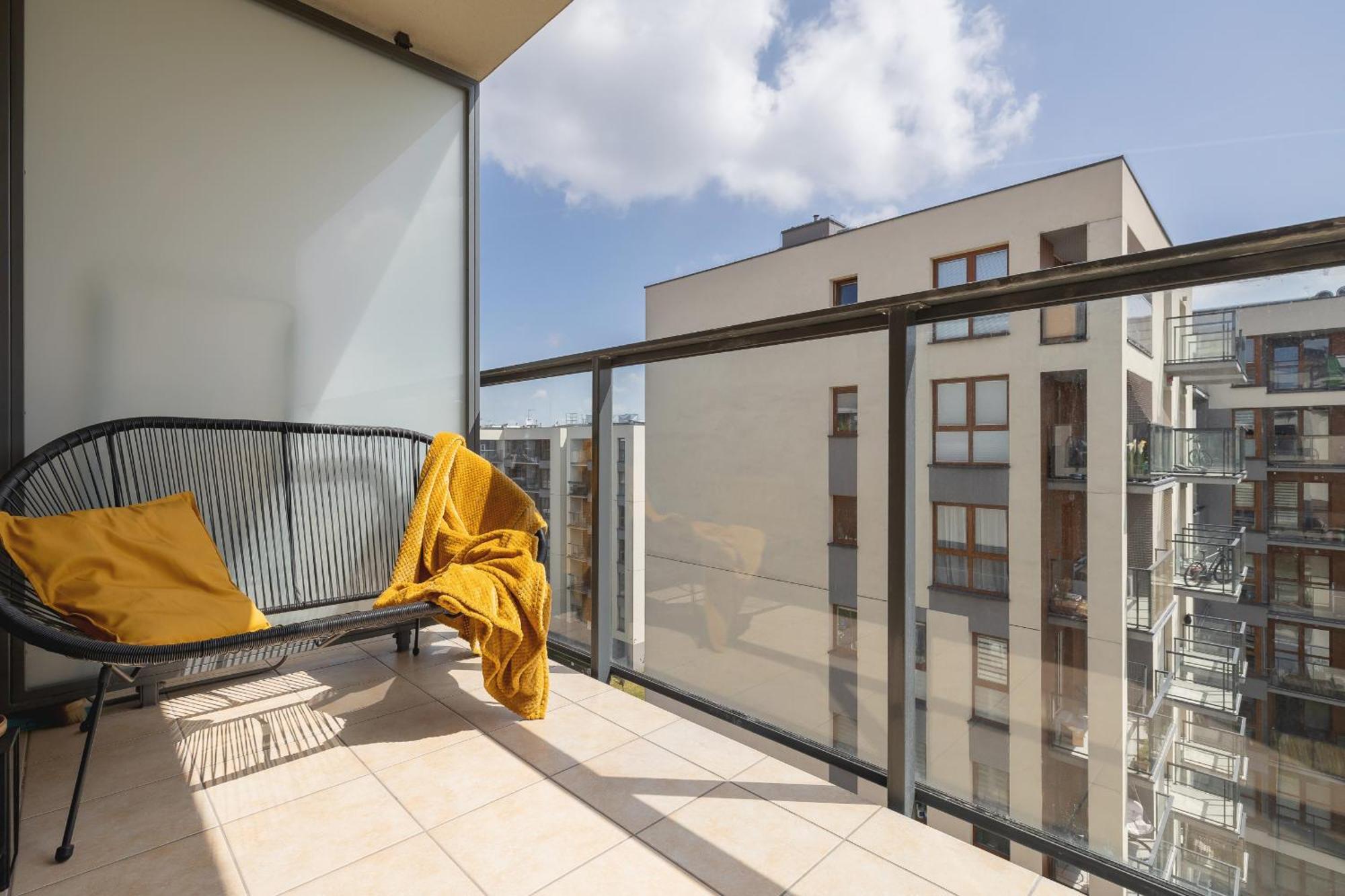 Przytulny Apartament Na Wroclawskiej Z Parkingiem W Krakowie By Noclegi Renters Exterior photo
