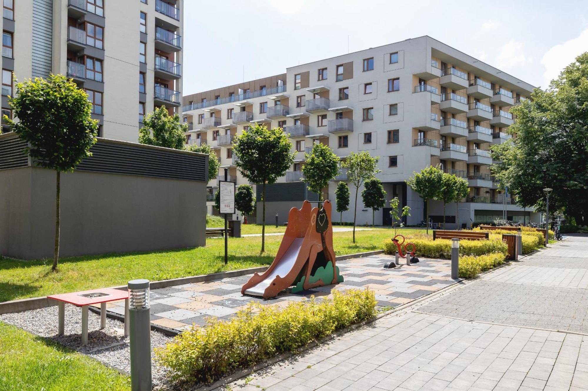 Przytulny Apartament Na Wroclawskiej Z Parkingiem W Krakowie By Noclegi Renters Exterior photo